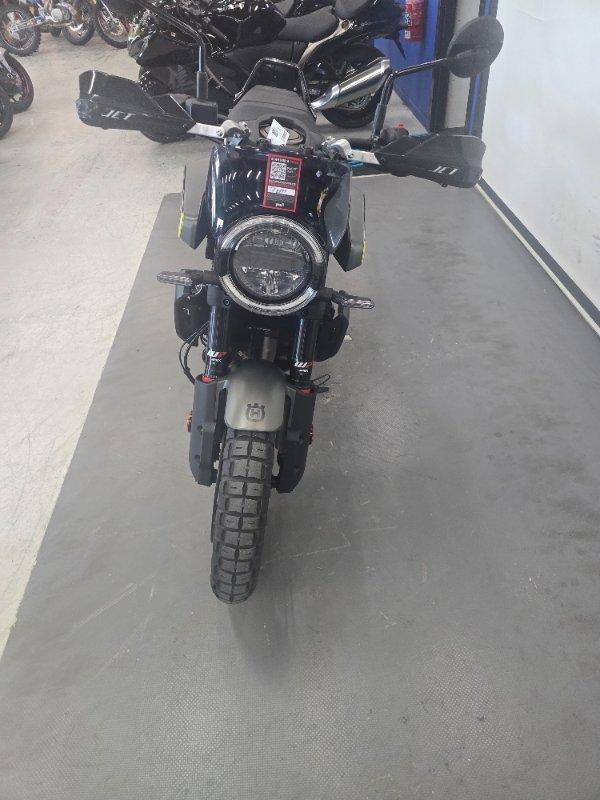 2025 HUSQVARNA SVARTPILEN 401 ROAD