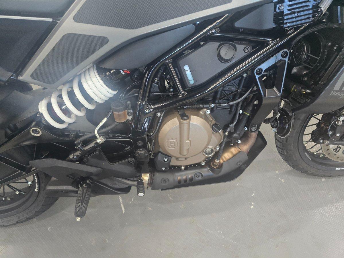 2025 HUSQVARNA SVARTPILEN 401 ROAD