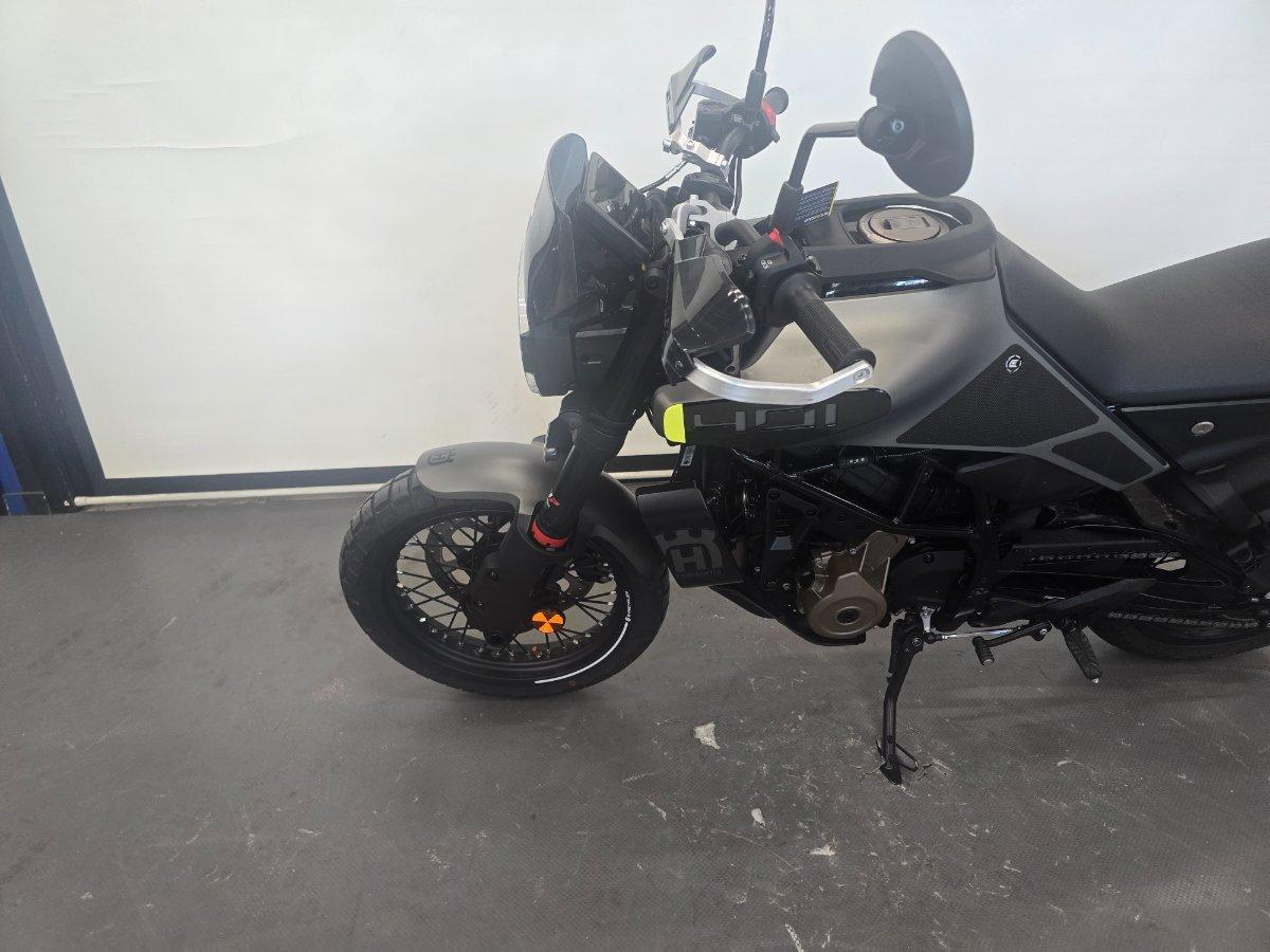 2025 HUSQVARNA SVARTPILEN 401 ROAD