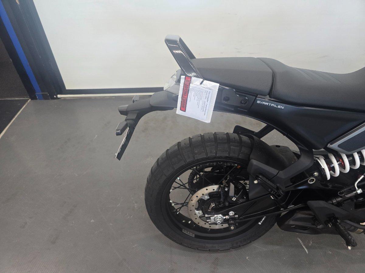2025 HUSQVARNA SVARTPILEN 401 ROAD