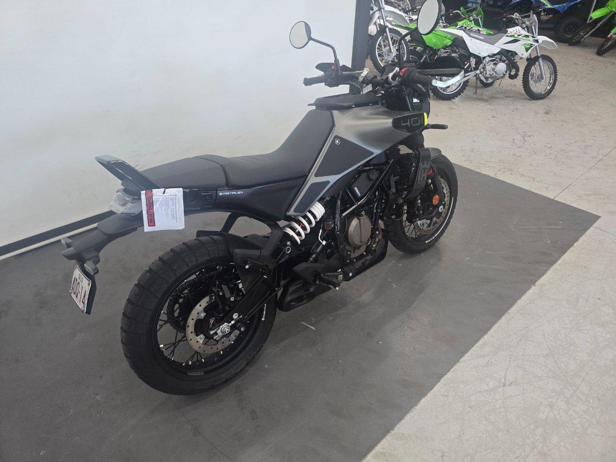 2025 HUSQVARNA SVARTPILEN 401 ROAD
