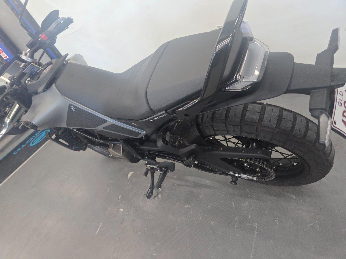 2025 HUSQVARNA SVARTPILEN 401 ROAD