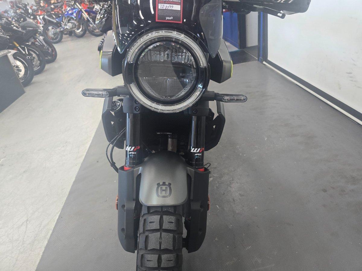 2025 HUSQVARNA SVARTPILEN 401 ROAD