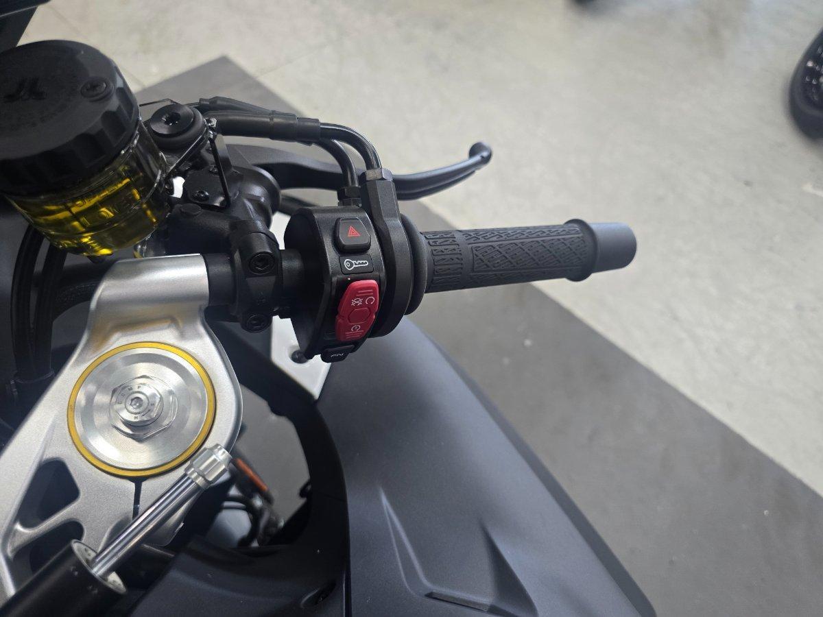 2026 CF MOTO 750 SR-S SPORTS