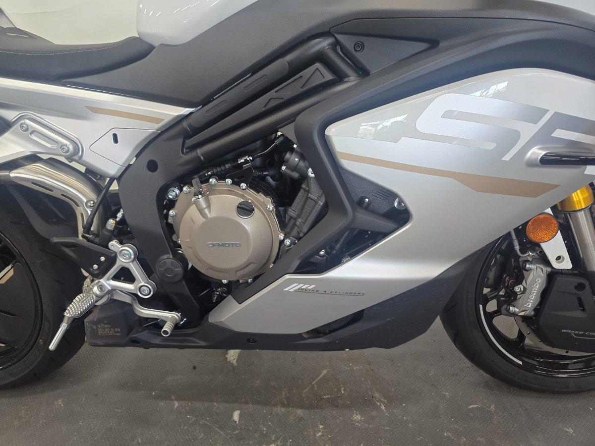 2026 CF MOTO 750 SR-S SPORTS
