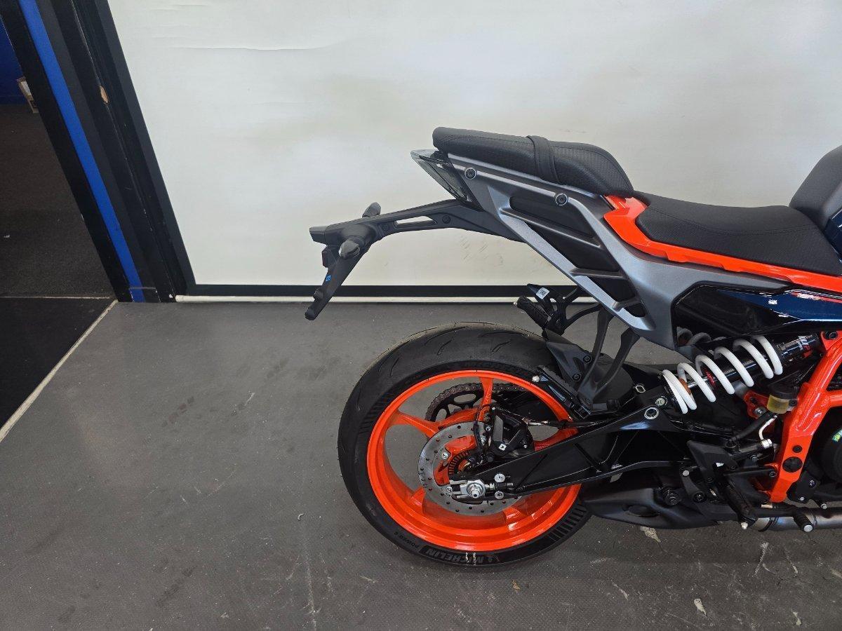 2025 KTM 390 DUKE ROAD