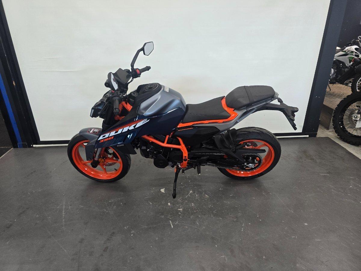 2025 KTM 390 DUKE ROAD