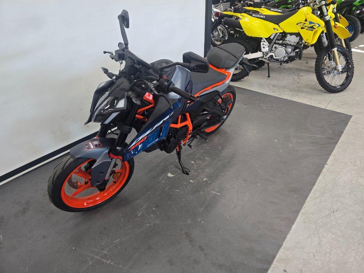 2025 KTM 390 DUKE ROAD