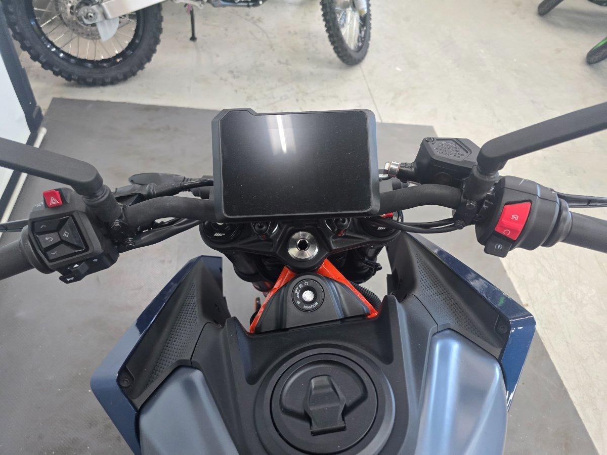 2025 KTM 390 DUKE ROAD
