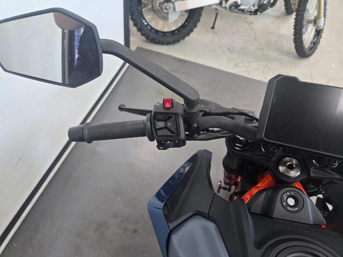 2025 KTM 390 DUKE ROAD