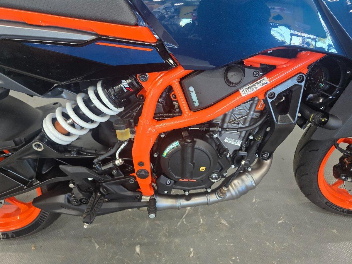 2025 KTM 390 DUKE ROAD