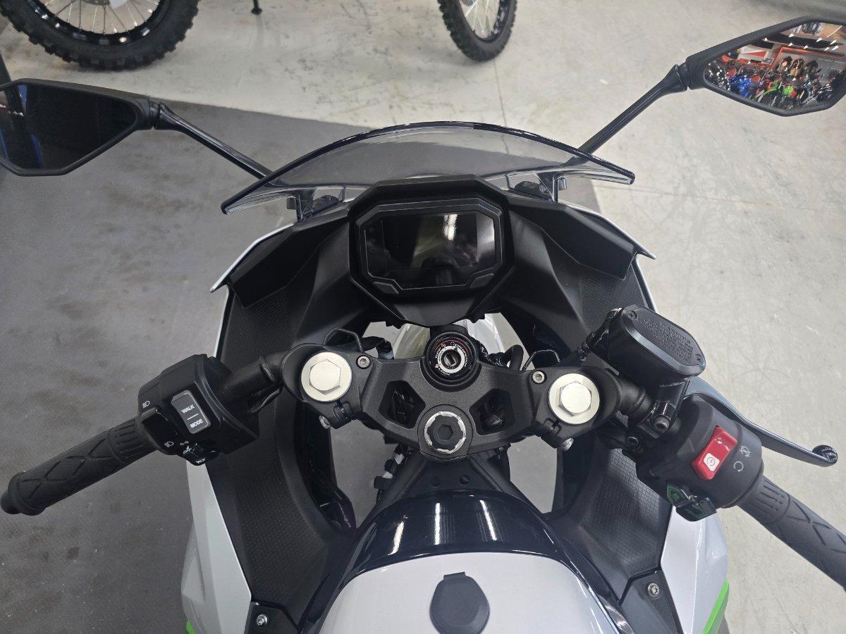 2024 KAWASAKI NINJA e-1 ROAD