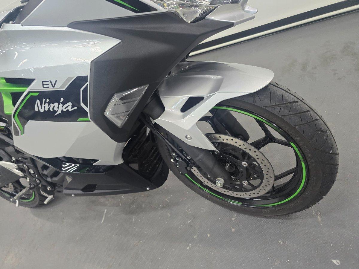 2024 KAWASAKI NINJA e-1 ROAD