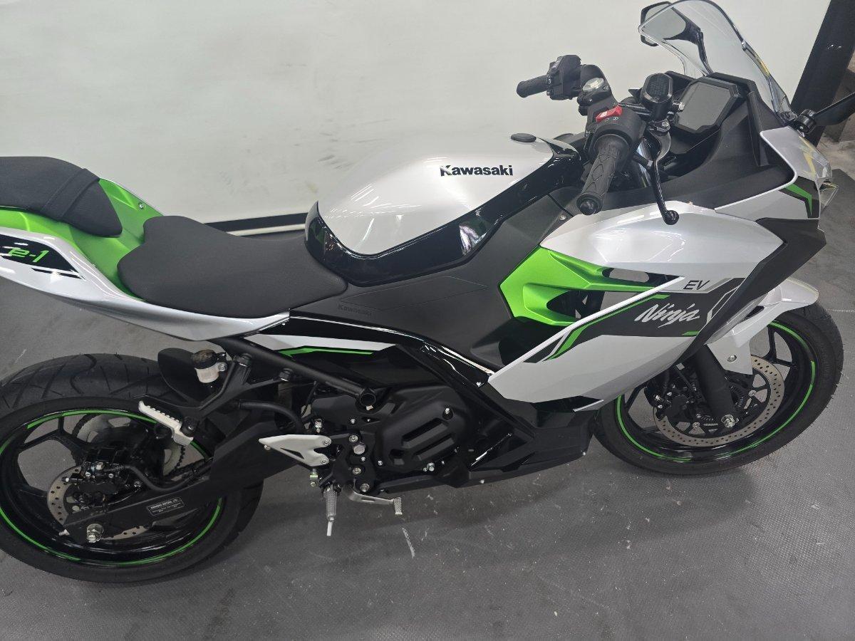 2024 KAWASAKI NINJA e-1 ROAD