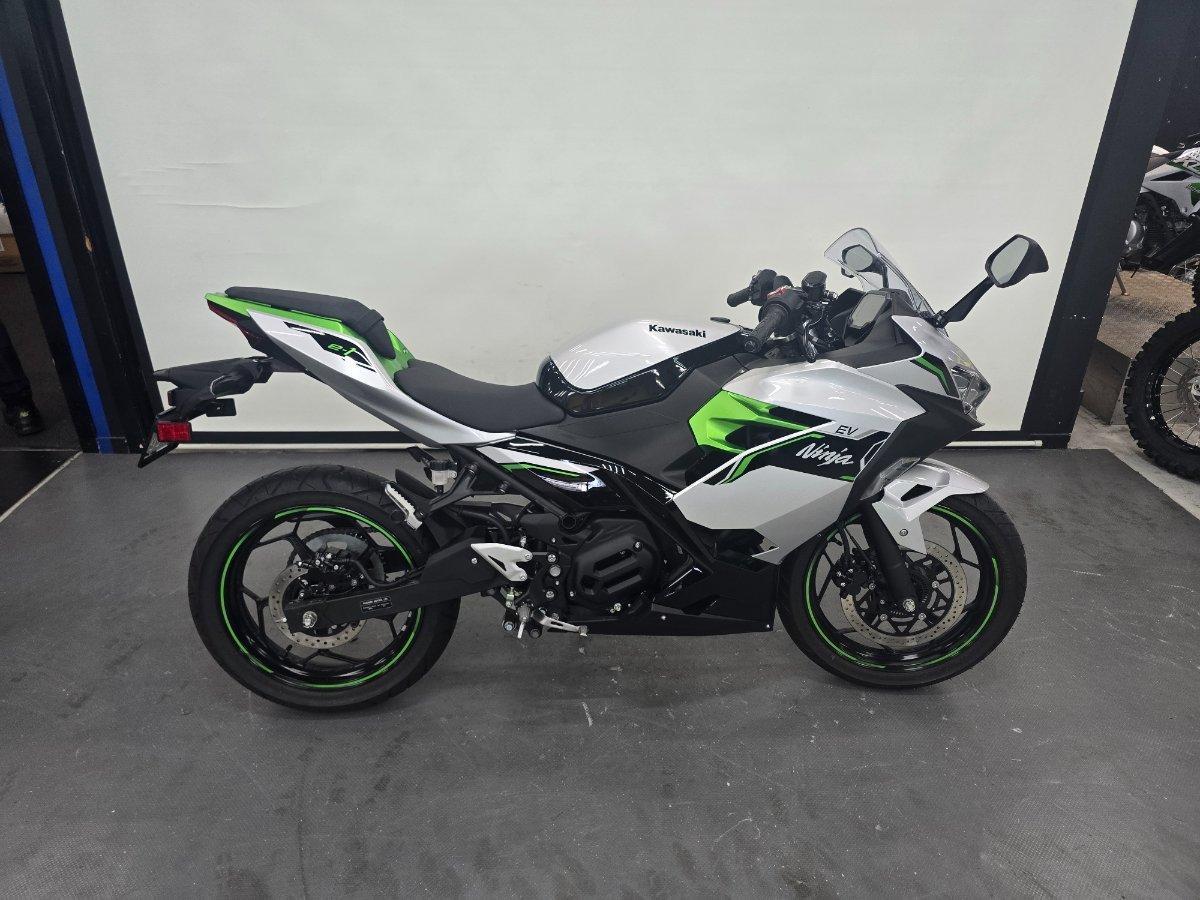 2024 KAWASAKI NINJA e-1 ROAD