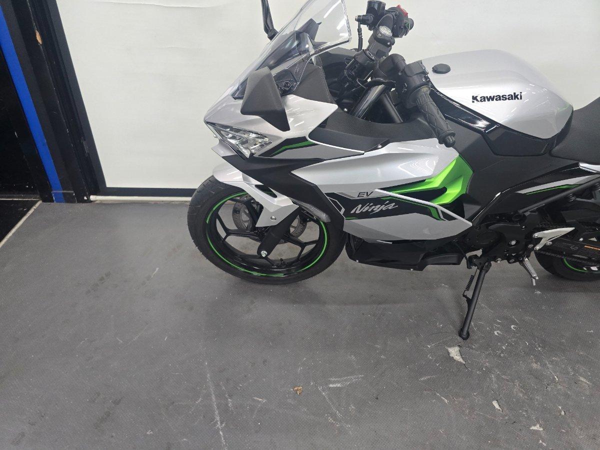 2024 KAWASAKI NINJA e-1 ROAD