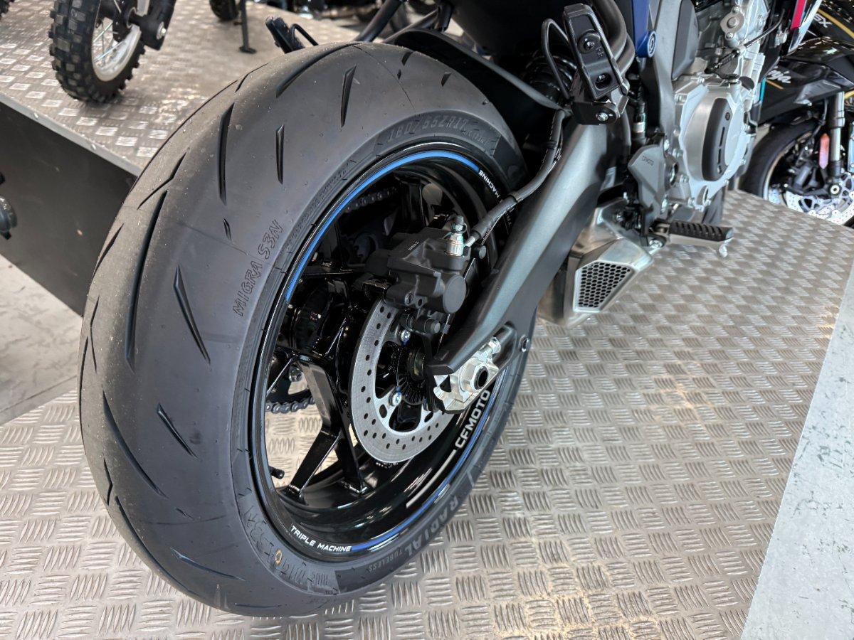2026 CF MOTO 675 NK ROAD