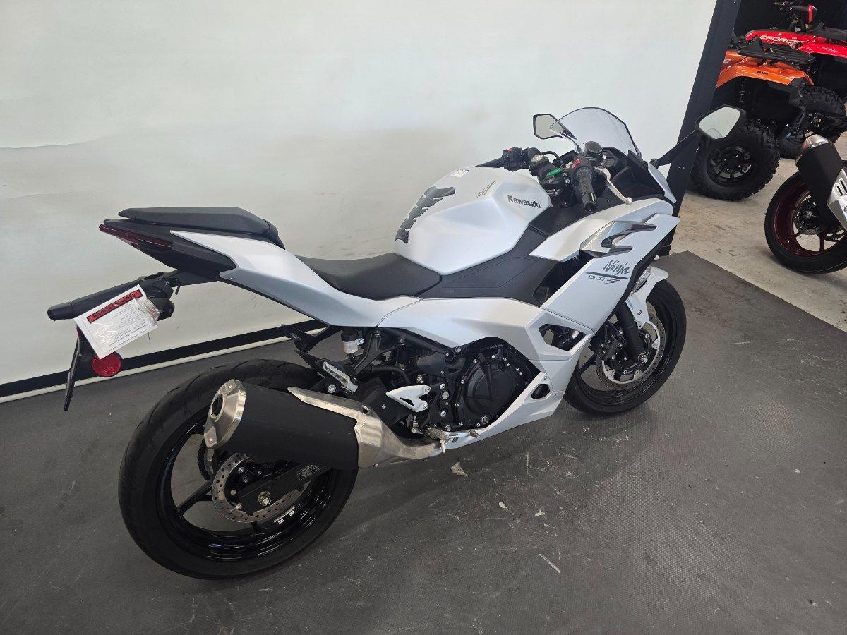 2024 KAWASAKI NINJA 500 SPORTS