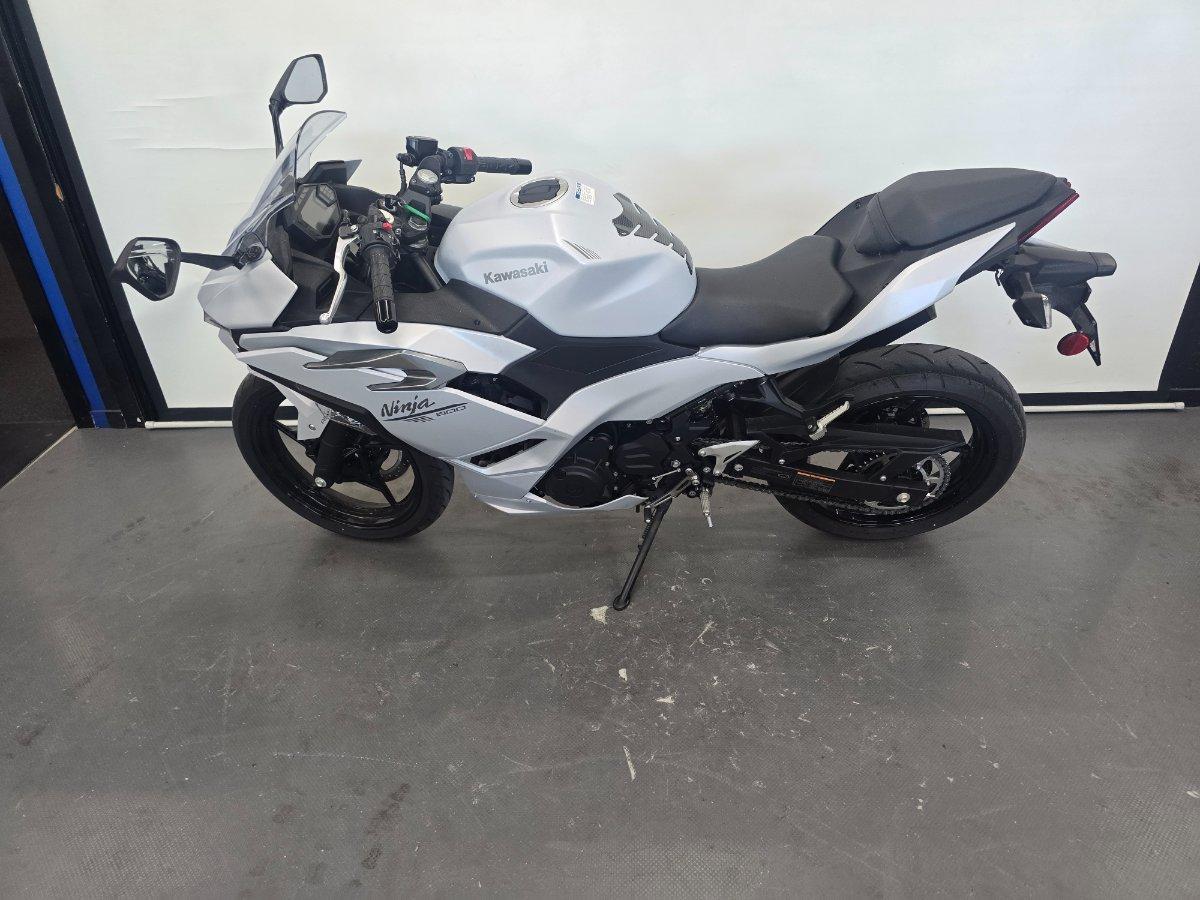 2024 KAWASAKI NINJA 500 SPORTS