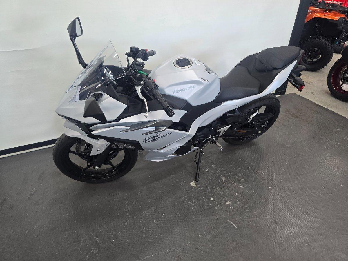 2024 KAWASAKI NINJA 500 SPORTS