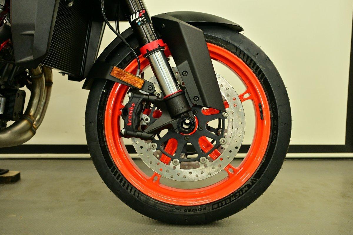 2026 KTM 990 DUKE R ROAD