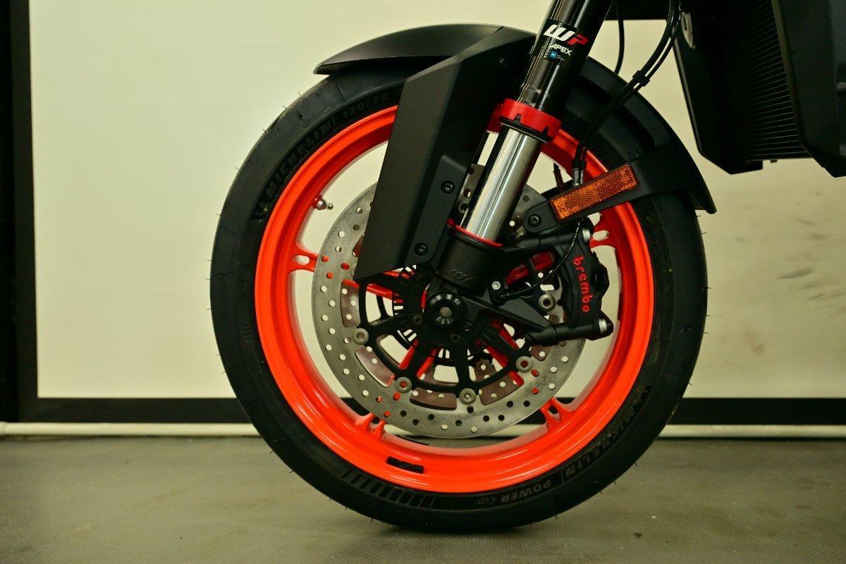 2026 KTM 990 DUKE R ROAD