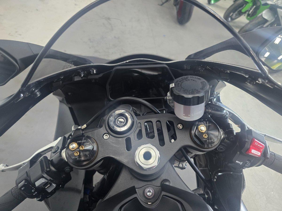 2025 YAMAHA YZF-R1 SPORTS