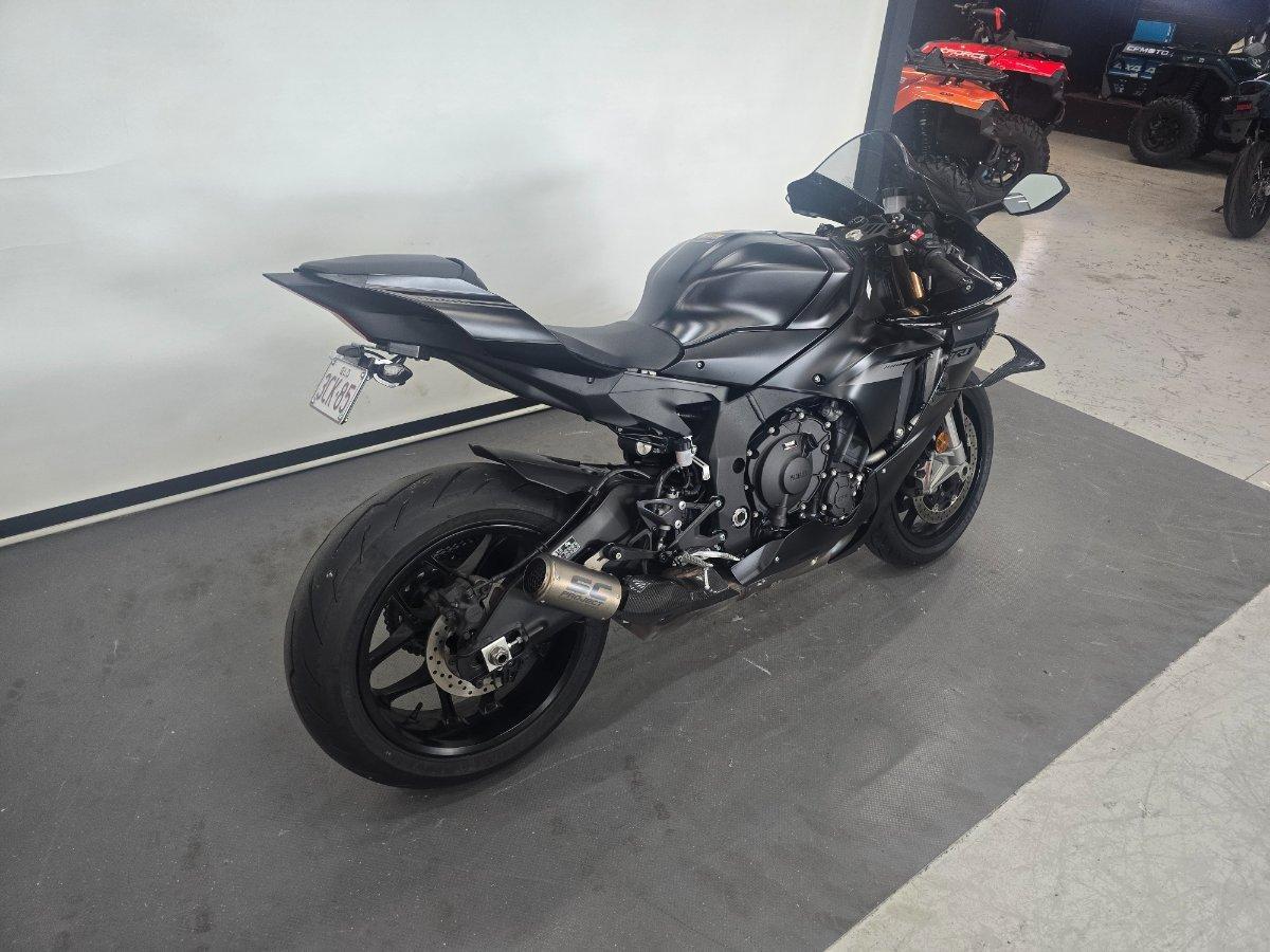 2025 YAMAHA YZF-R1 SPORTS