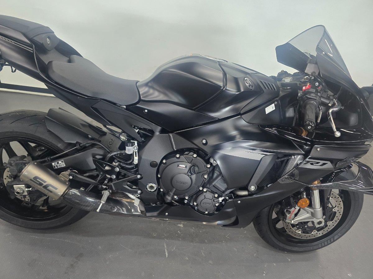 2025 YAMAHA YZF-R1 SPORTS
