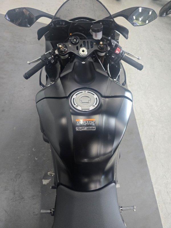 2025 YAMAHA YZF-R1 SPORTS