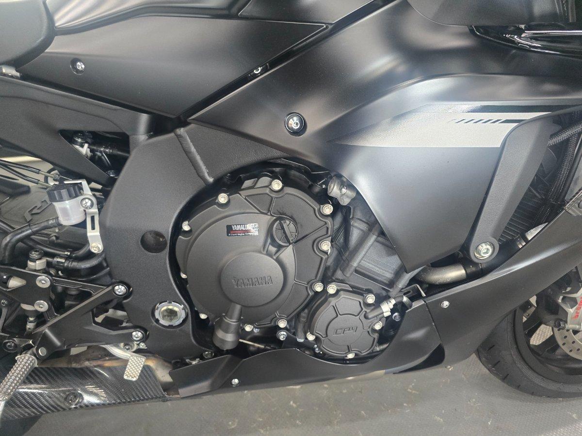 2025 YAMAHA YZF-R1 SPORTS