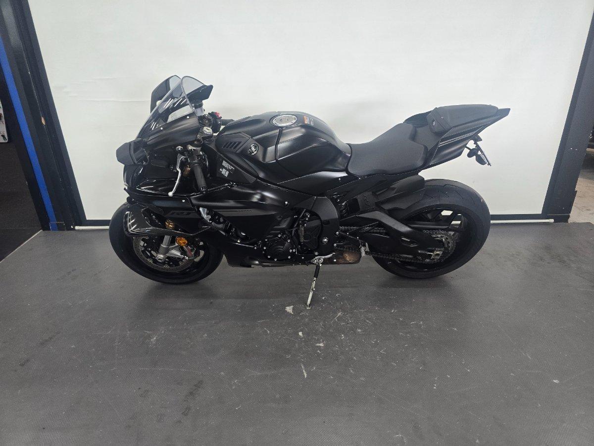 2025 YAMAHA YZF-R1 SPORTS