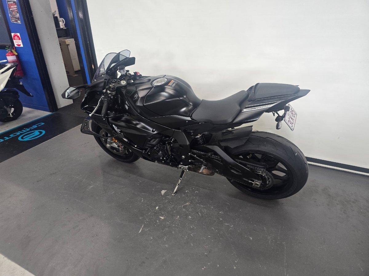 2025 YAMAHA YZF-R1 SPORTS