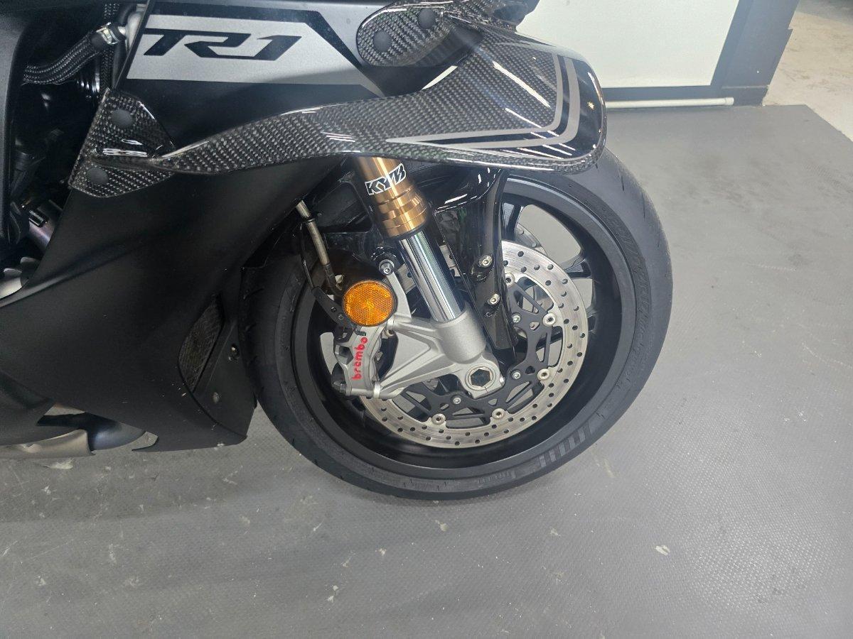 2025 YAMAHA YZF-R1 SPORTS