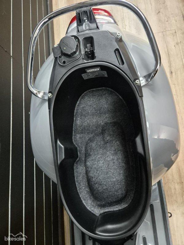 2022 VESPA GTS 300 SUPER SPORT SCOOTER