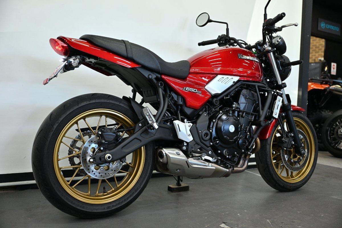 2024 KAWASAKI Z650 RS ROAD