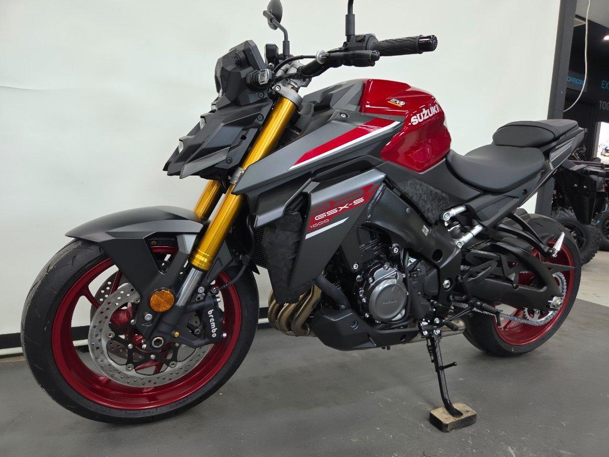 2026 SUZUKI GSX-S1000 ROAD