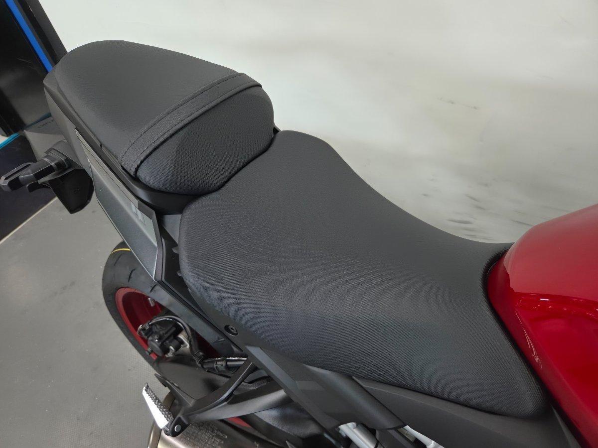 2026 SUZUKI GSX-S1000 ROAD