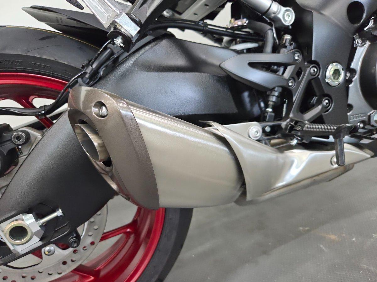 2026 SUZUKI GSX-S1000 ROAD