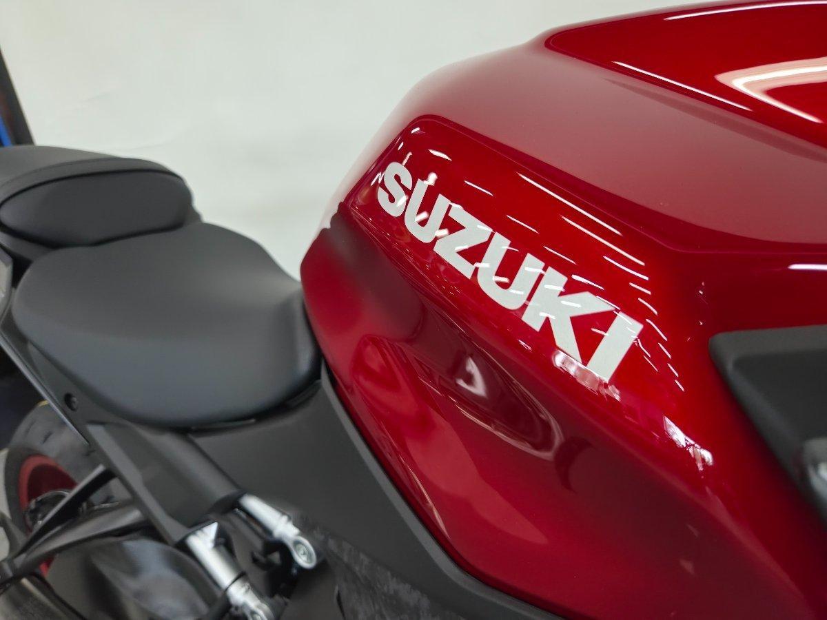 2026 SUZUKI GSX-S1000 ROAD