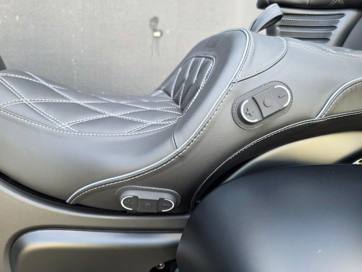 2025 INDIAN PURSUIT DARK HORSE ROAD