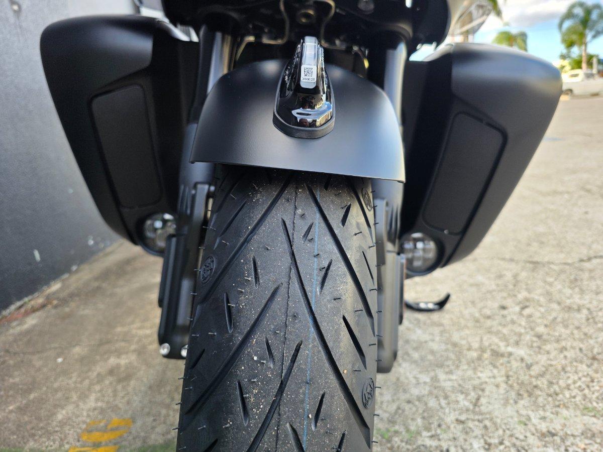 2025 INDIAN PURSUIT DARK HORSE ROAD