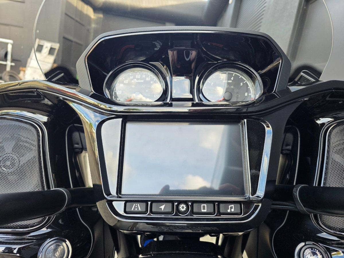 2025 INDIAN PURSUIT DARK HORSE ROAD