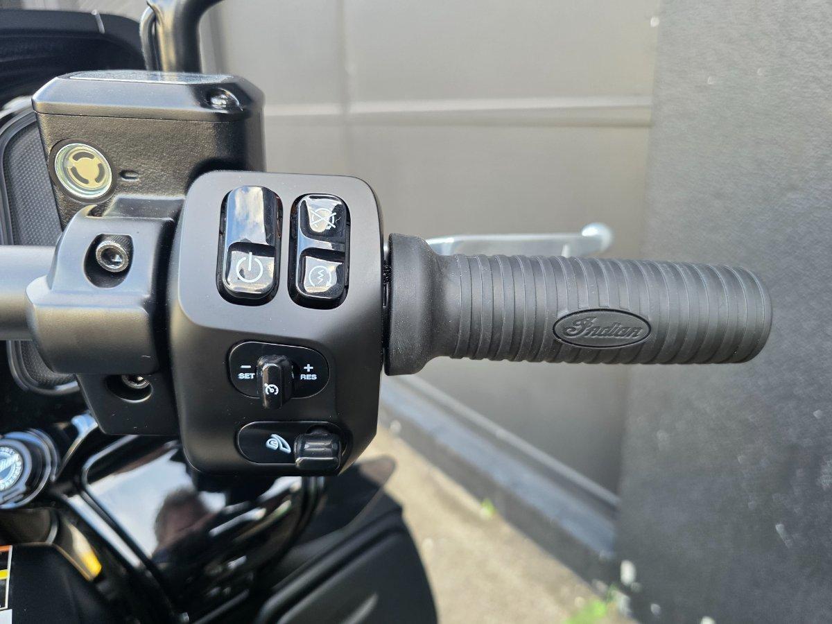 2025 INDIAN PURSUIT DARK HORSE ROAD