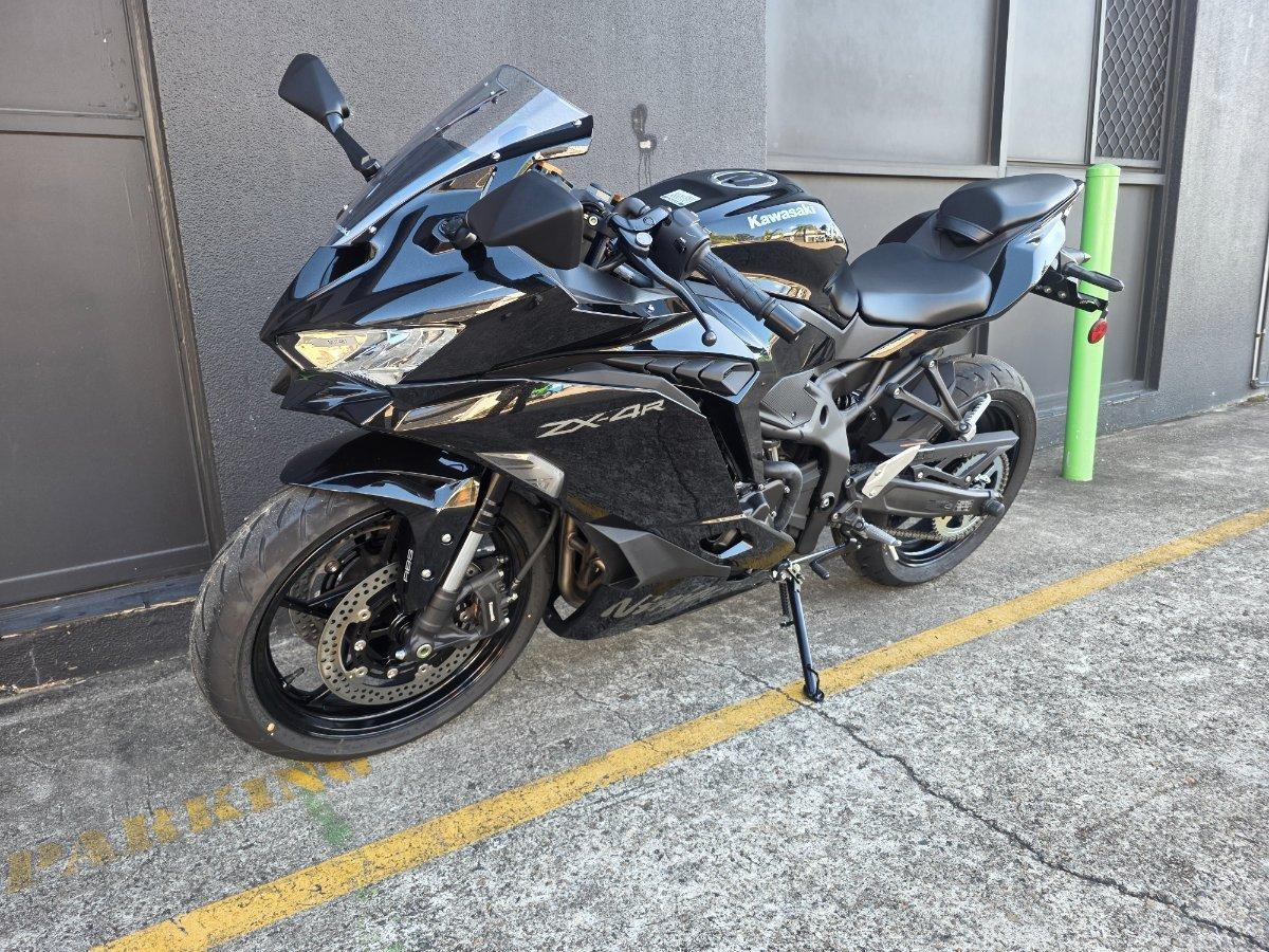 2025 KAWASAKI NINJA 400 ZX-4R SPORTS