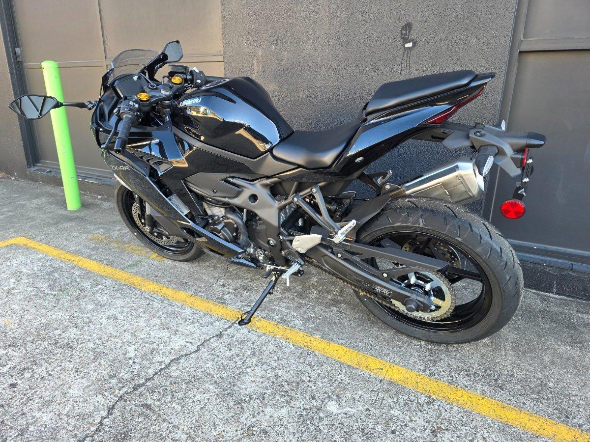 2025 KAWASAKI NINJA 400 ZX-4R SPORTS