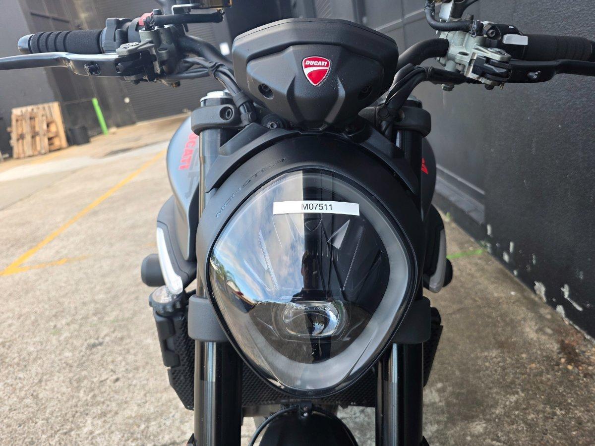 2023 DUCATI MONSTER ROAD