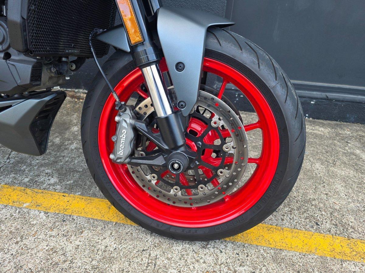 2023 DUCATI MONSTER ROAD