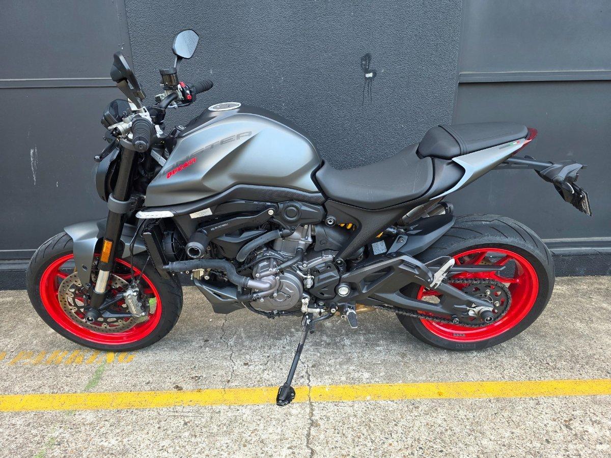 2023 DUCATI MONSTER ROAD