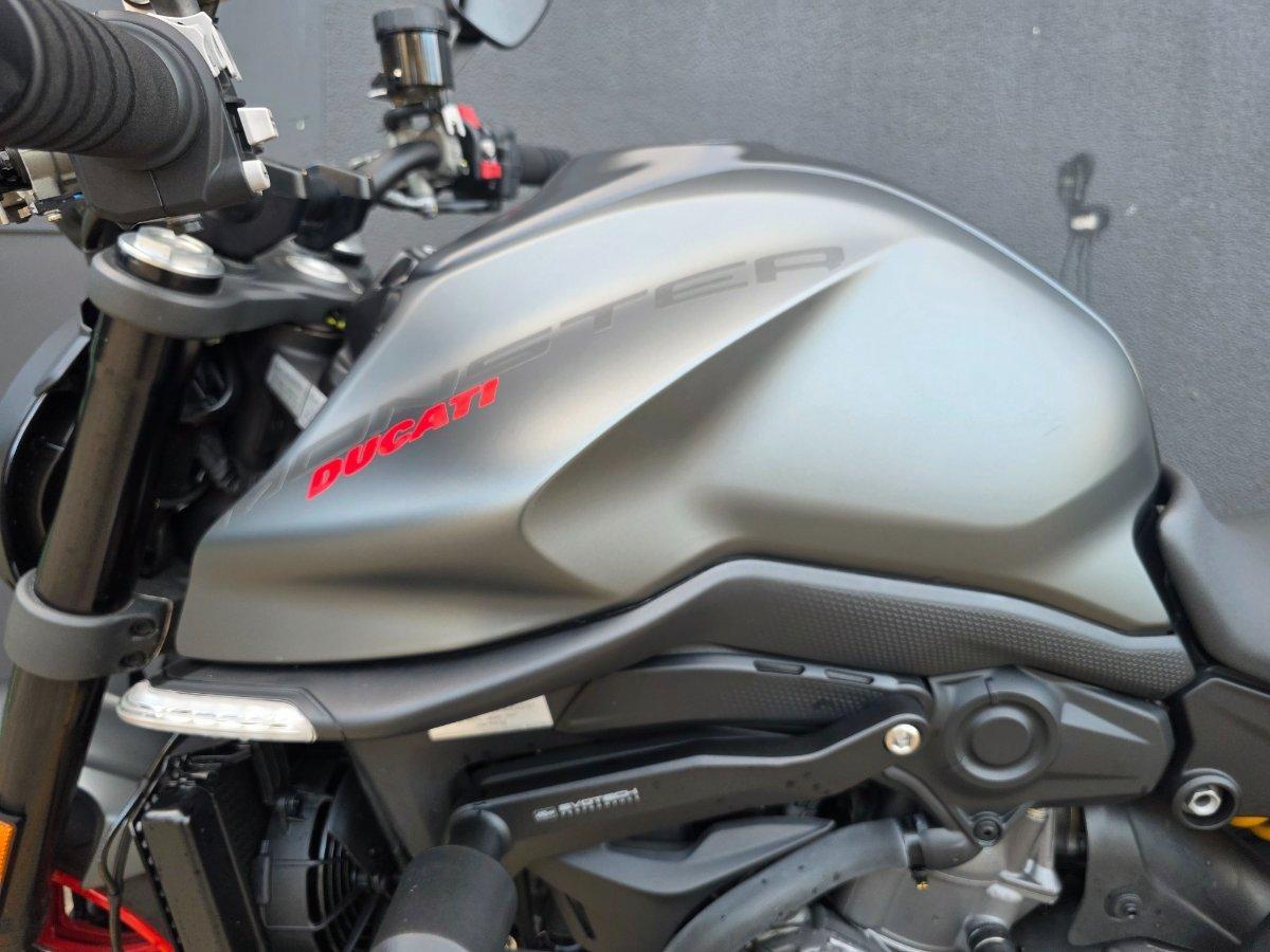 2023 DUCATI MONSTER ROAD